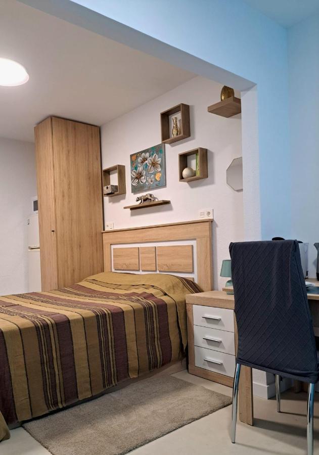 Appartamento Comfortable Studio With Sea View Benidorm Esterno foto