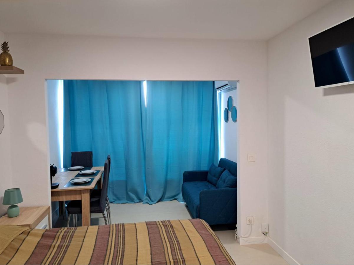 Appartamento Comfortable Studio With Sea View Benidorm Esterno foto